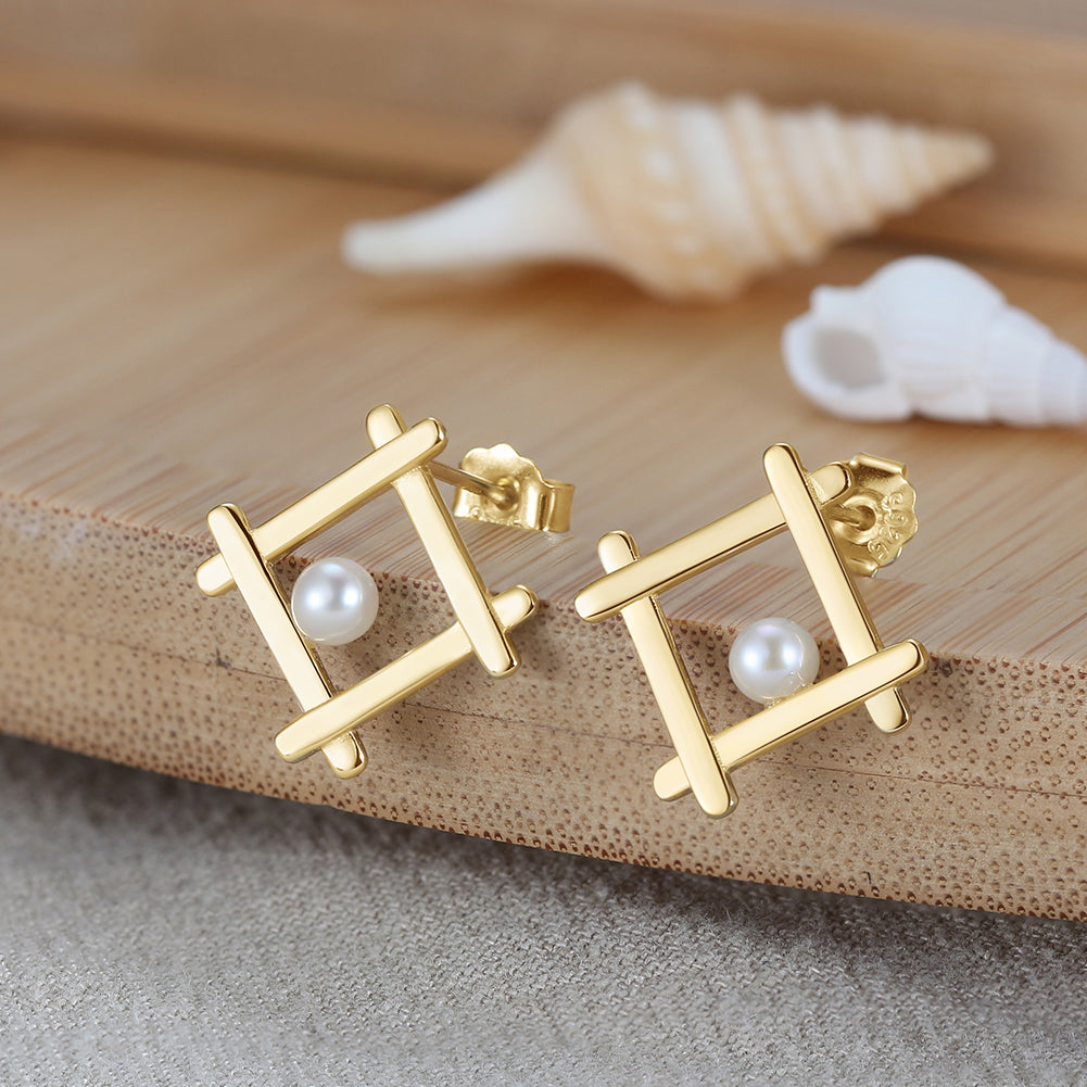 “Gold plated square pearl stud earrings”
“Square shape pearl earrings in silver with gold finish”
“Elegant pearl stud earrings for women”
“Minimalist gold stud earrings with pearl”
“Sterling silver pearl earrings with square design”